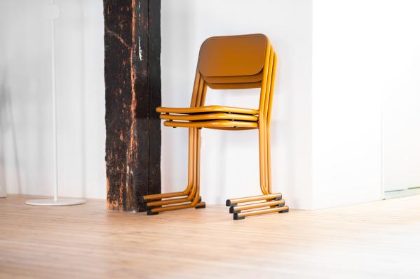 Möbler från Skandiform i Form/Design Centers café.