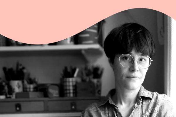 FiaDjerf_Hero med rosa grafik